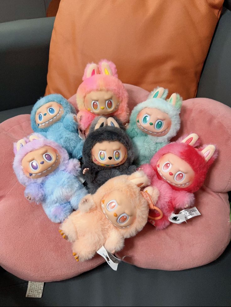 Cute Monsters Collectible Labubu toy ( Pack Of 1 )